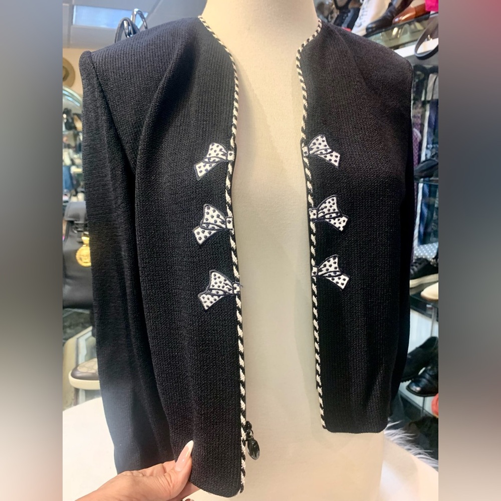 ST. JOHN Elegant Black Jacket with Bow Accents size6 - Picture 3 of 10